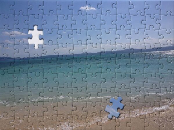 ジグソーパズル |ノルウェーのロフトテンにある港の典型的な赤い漁家 - プレミアム1000ピースジグソーパズル - アメリカ製 100ピース：キッズ ゲーム・おもちゃ・グッズ ジグソーパズル